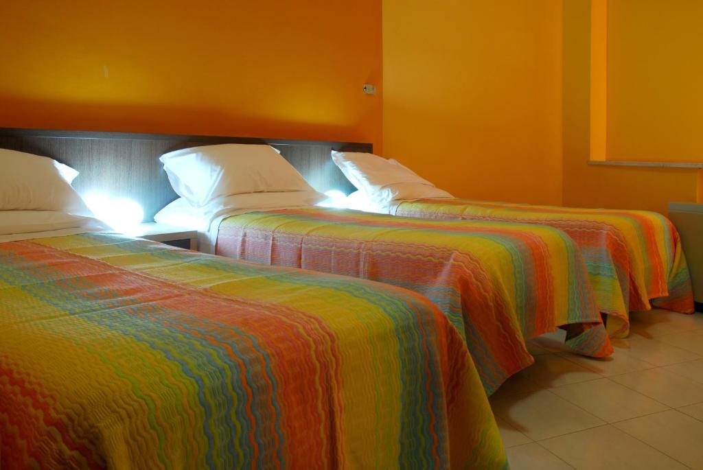 Hotel Michelangelo Teramo Quarto foto