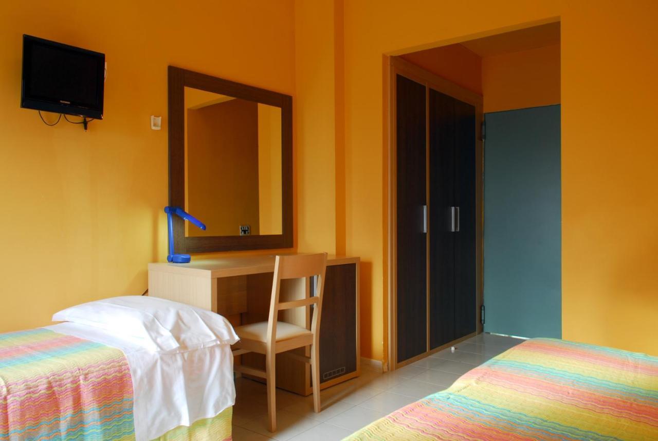 Hotel Michelangelo Teramo Quarto foto